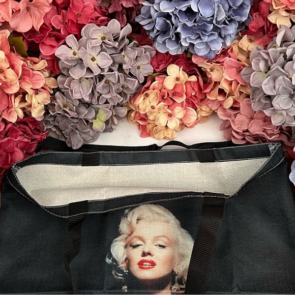 Eco-Friendly Glamorous Marilyn Monroe Folding Tote Bag - Picture 10 of 15